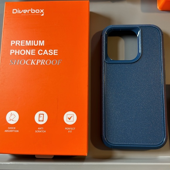 New in box! Diverbox for iPhone 15 case with glass screen protect - Picture 3 of 7